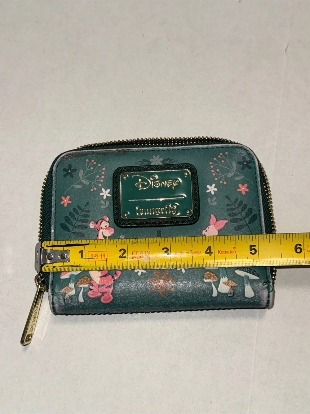 Loungefly Green Tigger & Piglet Compact Zip Card Holder